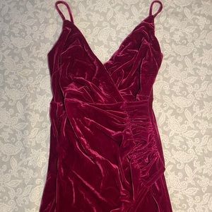 Fashion Nova - Velvet red dress